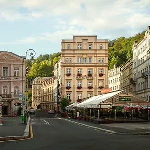4* Hotel Ruze